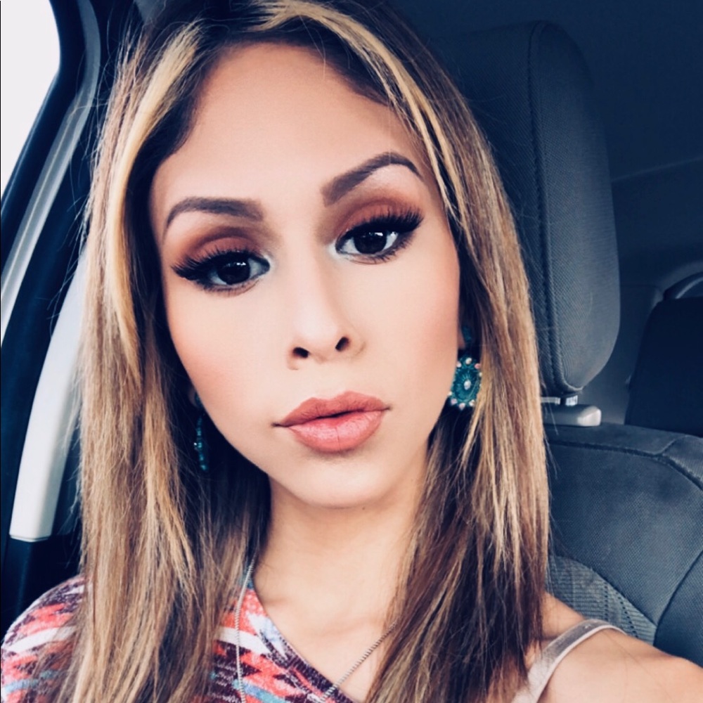 Meet your Posher, Kaylin